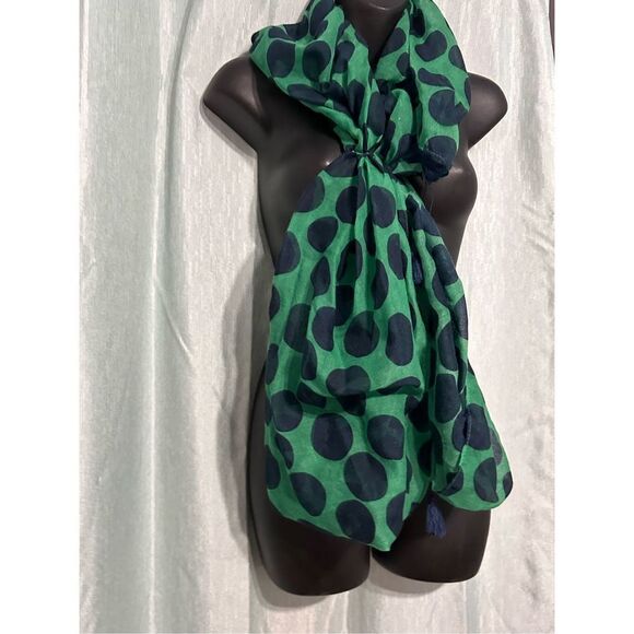 NEW WITH TAGS BEAUTIFUL blue and green polka dots designed infinity tassel SCAR - Picture 2 of 4